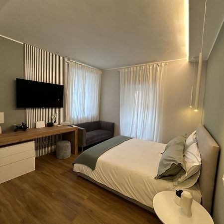 The Captain'S Apartments Sirocco - City Center Leonardo Academy Сесто-Календе Екстер'єр фото