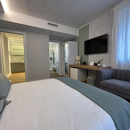 The Captain'S Apartments Sirocco - City Center Leonardo Academy Сесто-Календе Екстер'єр фото